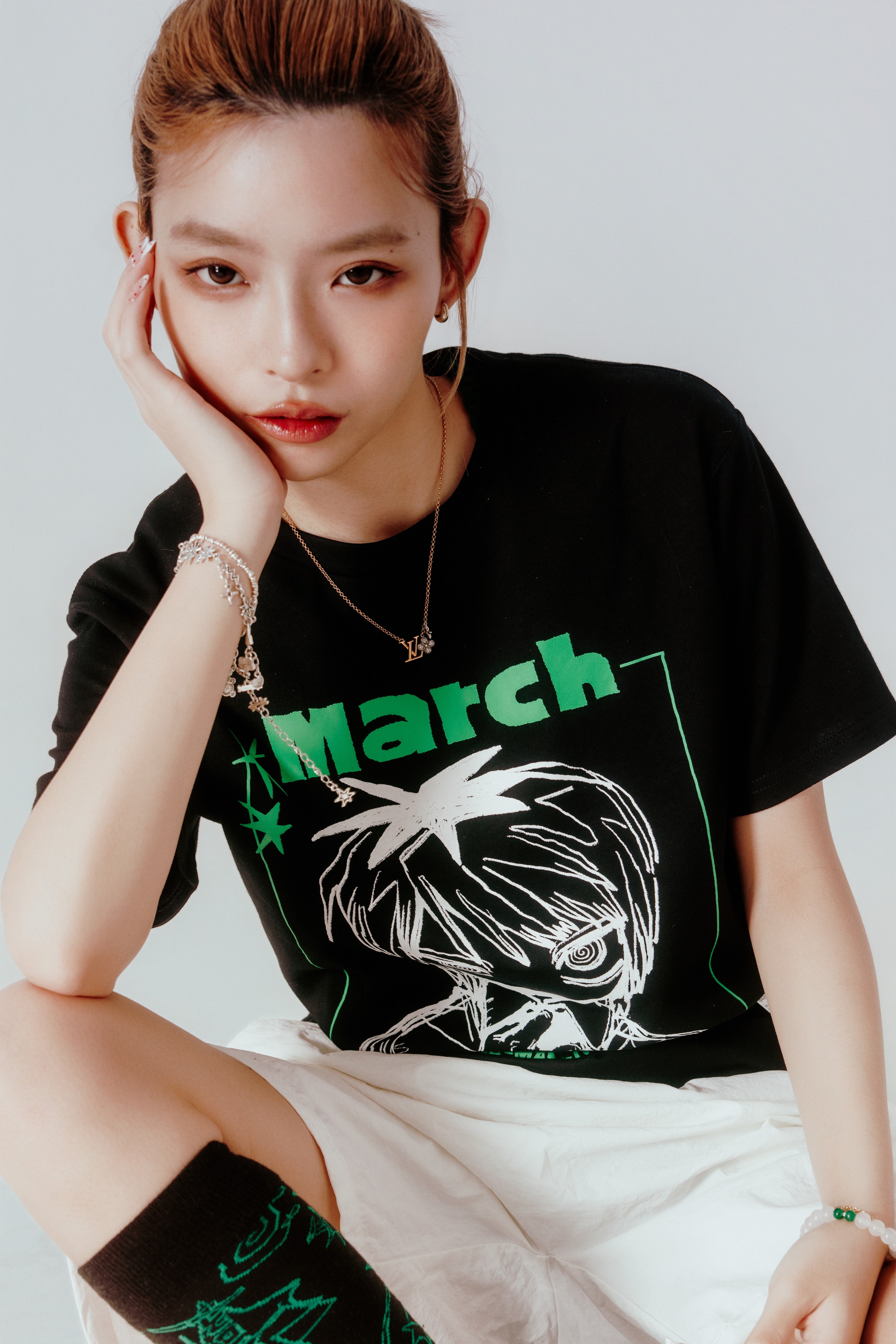 "March" S/S Tee Black 黑色T恤